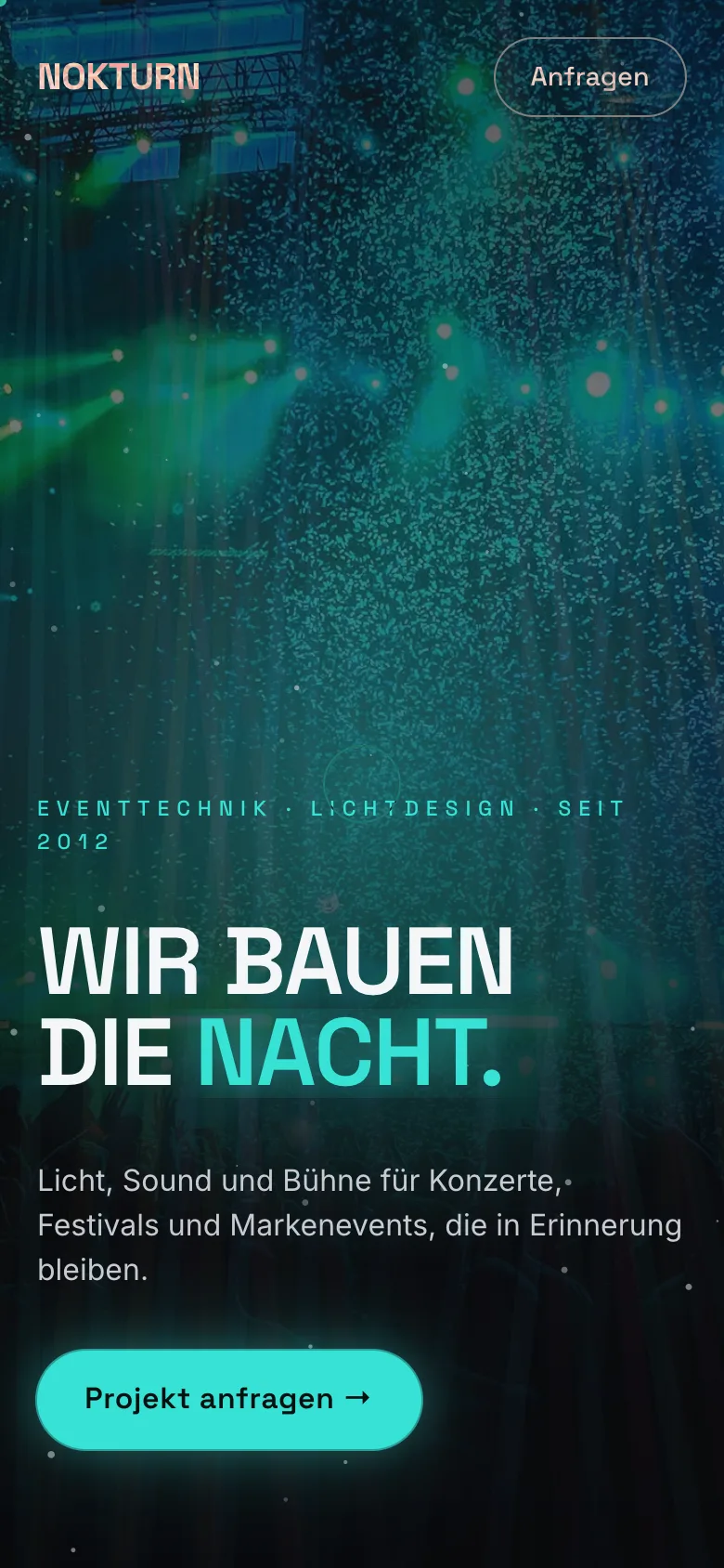 Mobile Startansicht der NOKTURN-Website mit Konzertlicht und Wortmarke