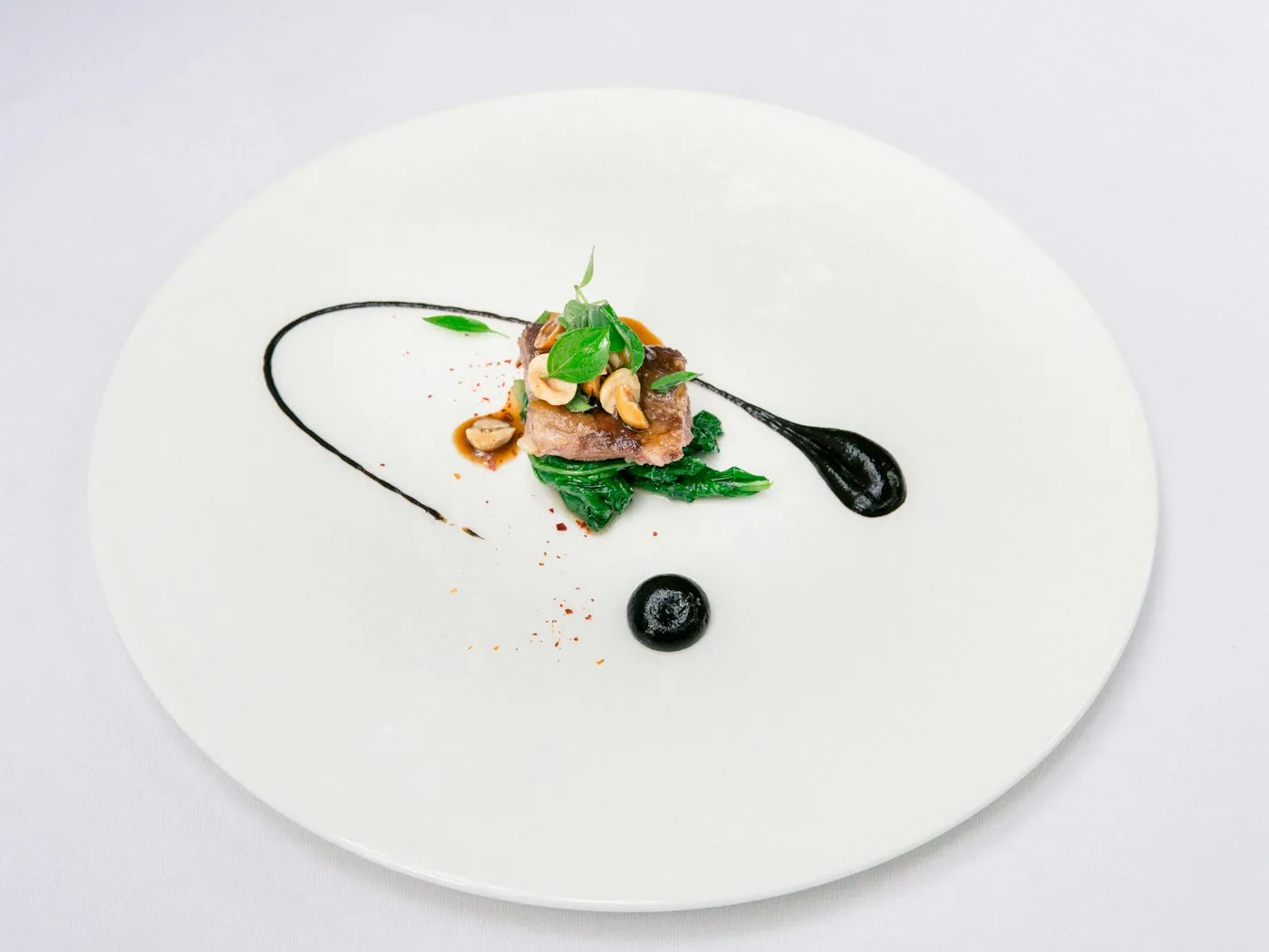 Angerichtetes Dessert aus der Salbei-Markenwelt